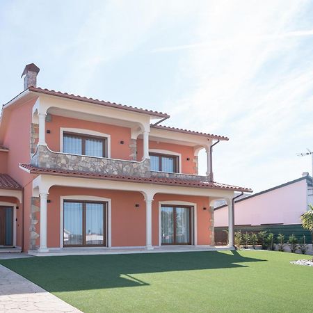 Magnolia Luxury Villa 莱里亚维埃拉 外观 照片