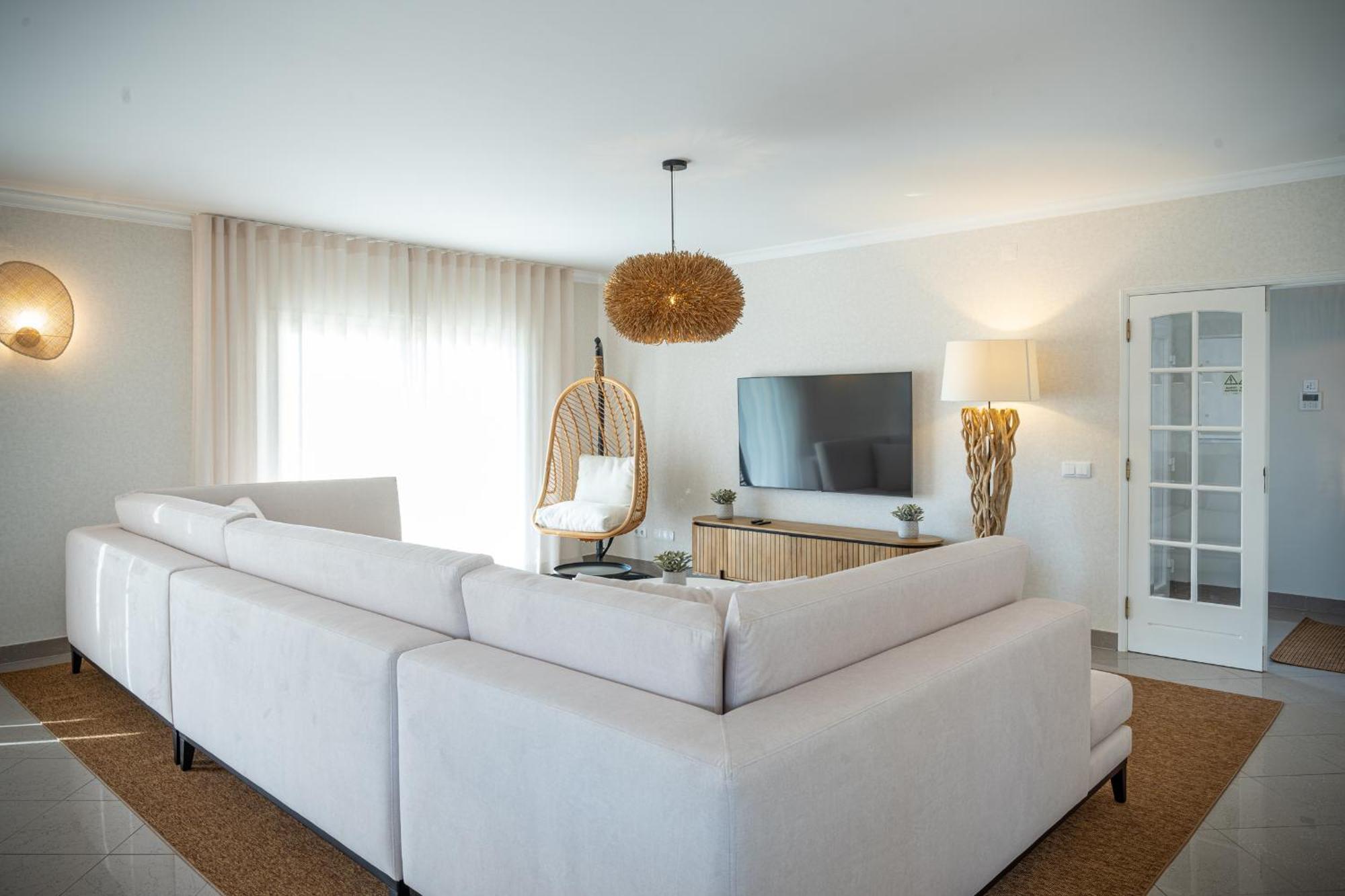 Magnolia Luxury Villa 莱里亚维埃拉 外观 照片